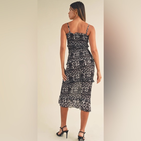 Mable Sleeveless Esme Olive Smocked Tiered Ruffled Midi Dress Bump Friendly ZP1 - Picture 8 of 12